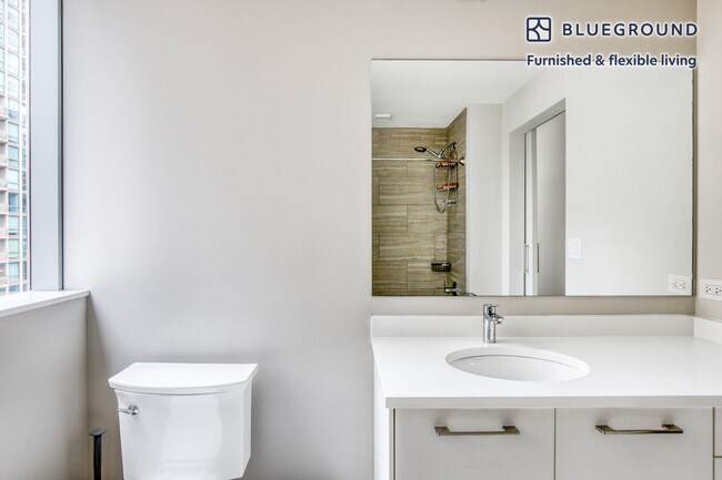 Building Photo - 8 E Huron St