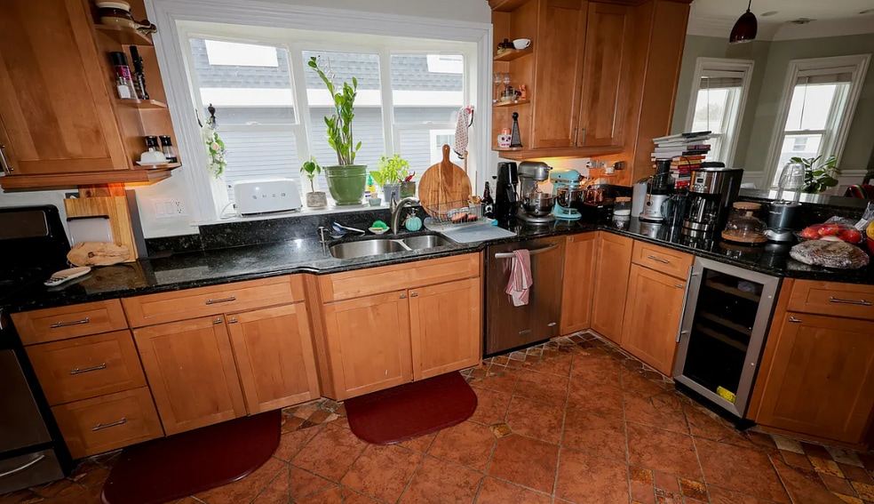 Building Photo - 55 Hobart St