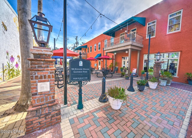 Building Photo - 1305 Calhoun Ave