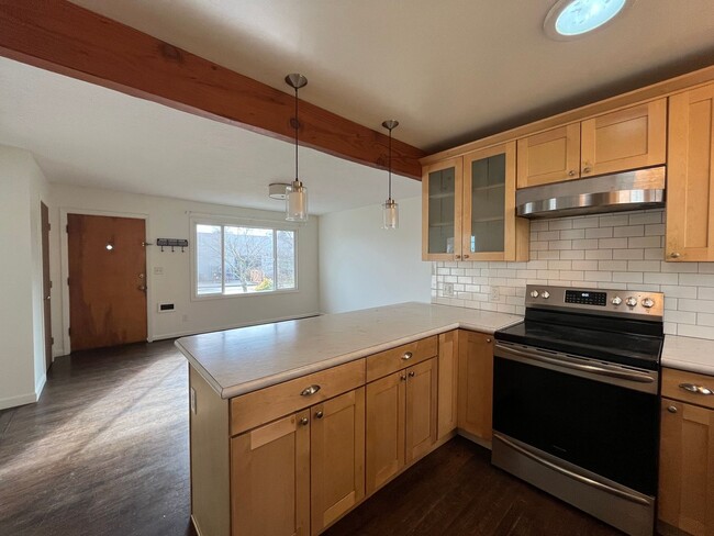 Building Photo - Cozy 3 bed 1 bath Home in Brentwood-Darlin...