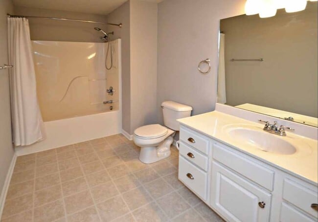 Building Photo - 226 Duncraig Dr