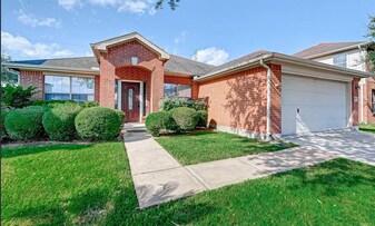 Building Photo - 521 Small Cedar Dr