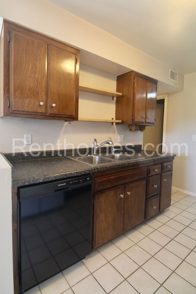 Building Photo - 12235 Wilsey Way