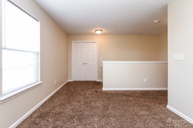 Building Photo - 10719 Mistflower Way