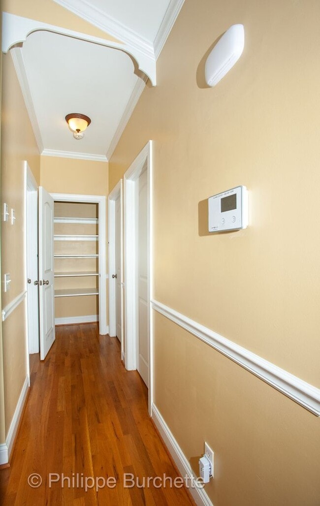 Building Photo - $1,800 – 3-bedroom, 2-bathroom house in Ro...