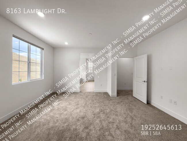 Building Photo - 8163 Lamplight Dr
