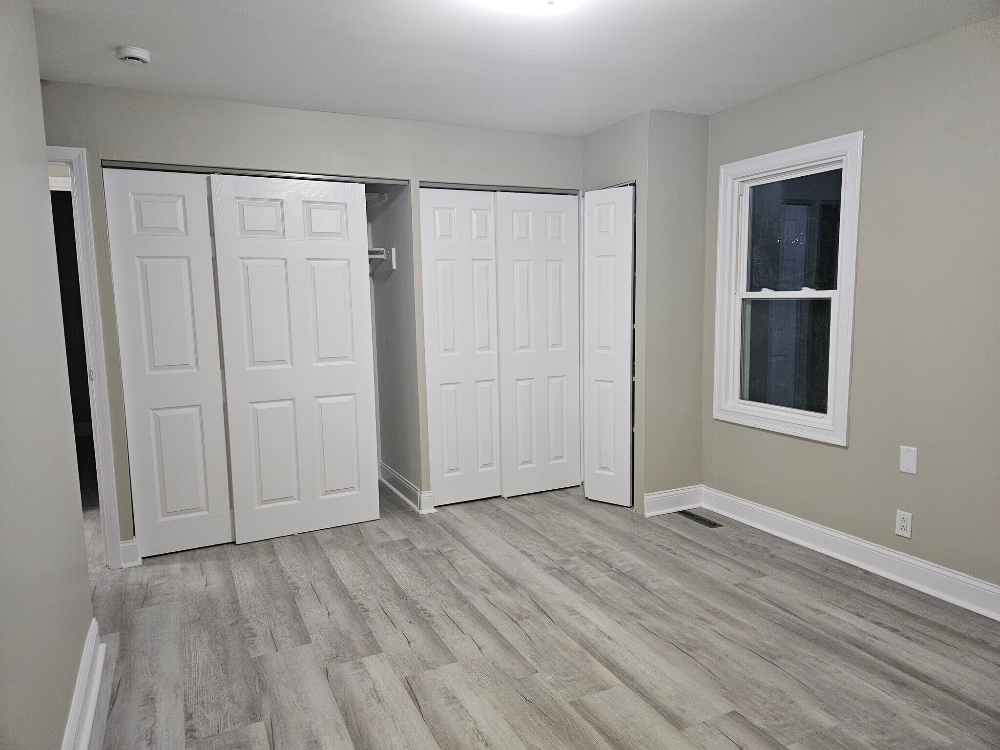 Building Photo - 1020 S Park Blvd