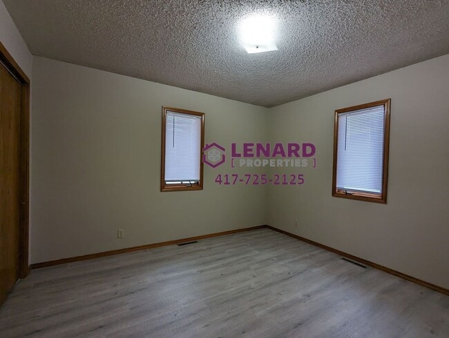 Building Photo - 3 Bedroom Home Ready for Move In!