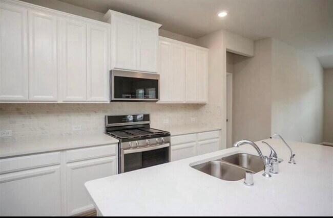 Building Photo - 21607 Blue Sapphire Ct