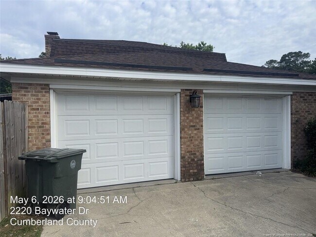 Building Photo - 2220 Baywater Dr
