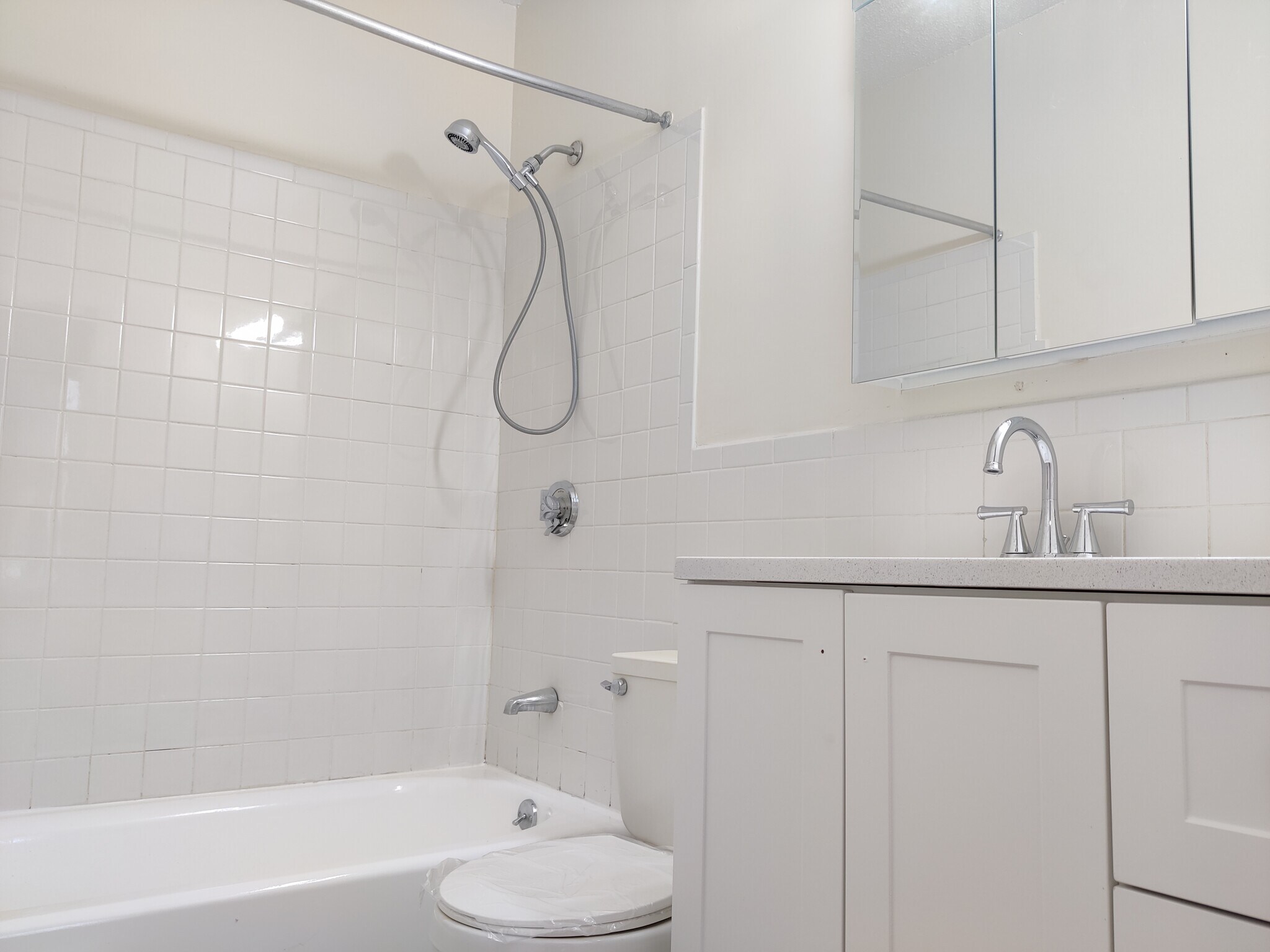 Building Photo - 8 Barrows St