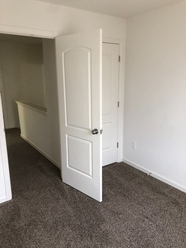 Building Photo - Beautiful 3 Bedroom, 2.5 Bath Townhome in Dallastown School District!