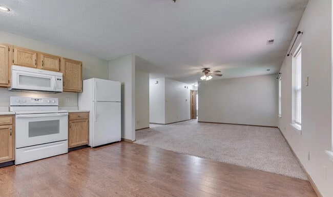 Building Photo - 6010 Rocky River Dr