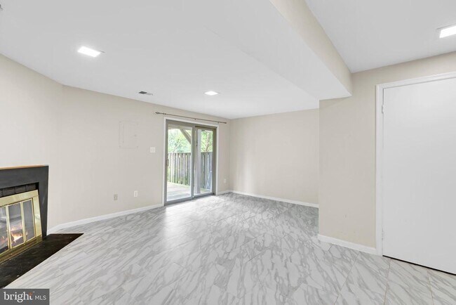 Building Photo - 5547 Cabat Lake Ct