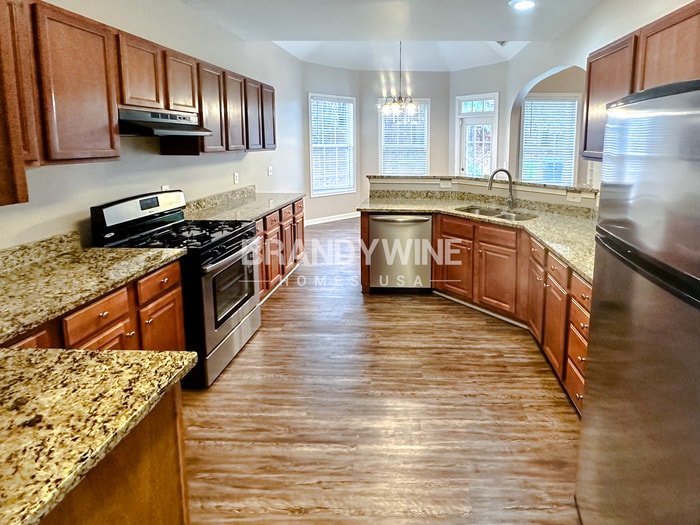 Building Photo - 527 Greyhawk Way