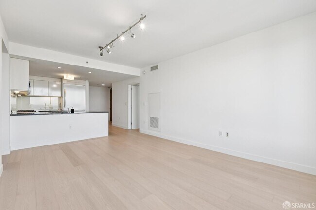 Building Photo - 338 Spear St