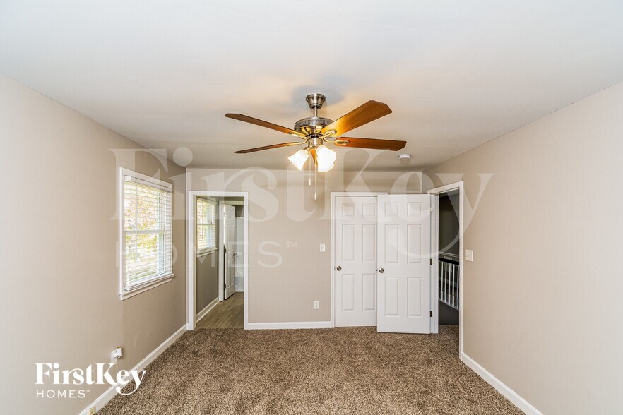 Building Photo - 701 Whitby Ct