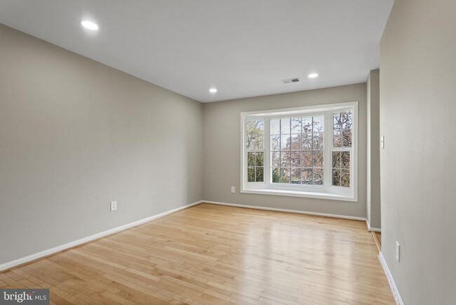 Building Photo - 941 Sherwood Ct