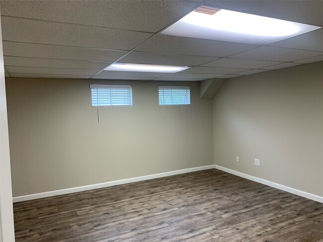 Building Photo - 1411 Old Farm Dr