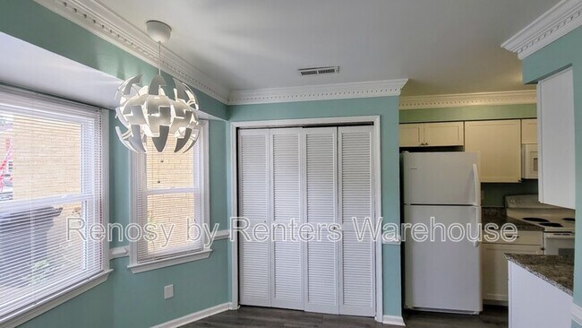 Building Photo - 4621 Merrimac Ln