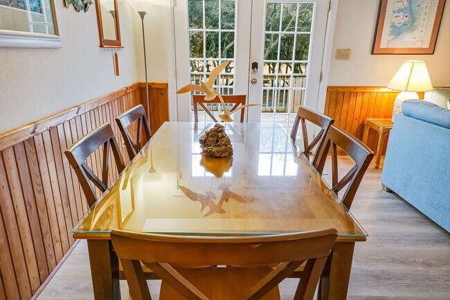 Building Photo - 4240 Johnston Ln