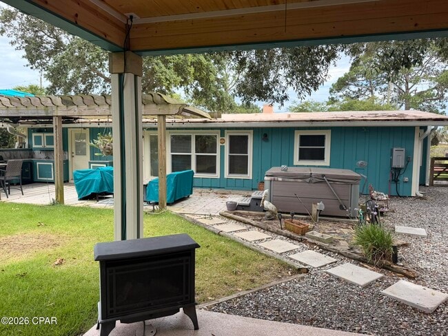 Building Photo - 215 Woodlawn Dr