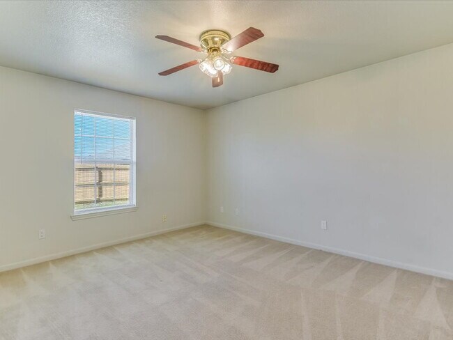 Building Photo - 3805 El Paso Dr