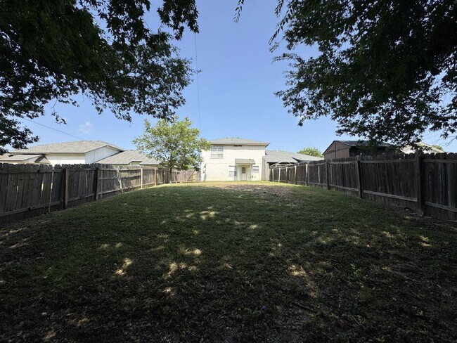 Building Photo - 1312 Saddle Dr