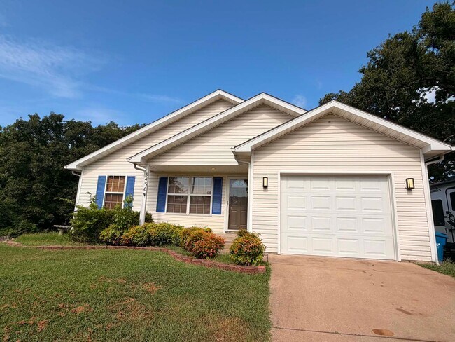 Building Photo - BEAUTIFUL 3 BEDROOM / 2 BATHROOM HOUSE WITH FENCED IN YARD, PORCH, AND SHED LOCATED CLOSE TO FREE...
