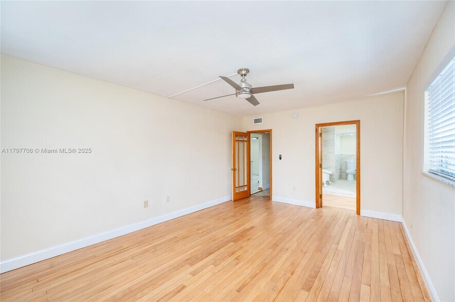 Building Photo - 301 Sunrise Dr