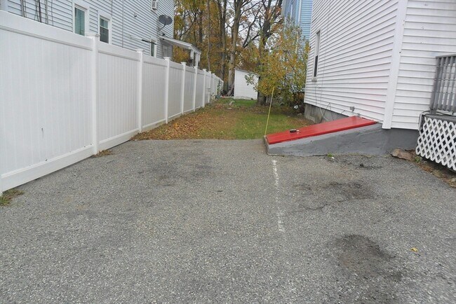 Building Photo - 143 Arlington St