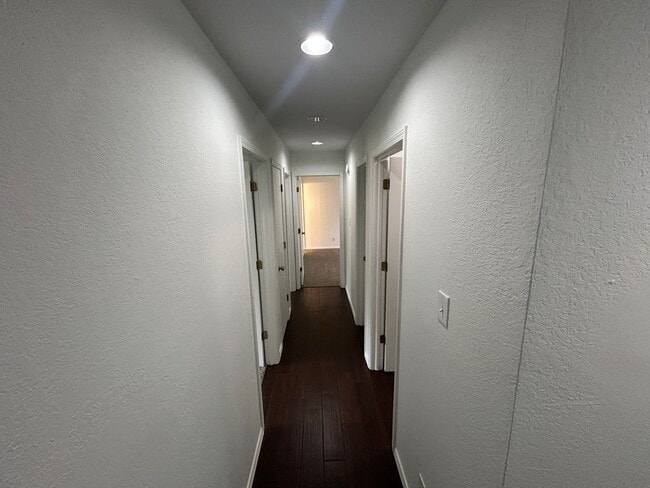 Building Photo - South Tulsa gem!