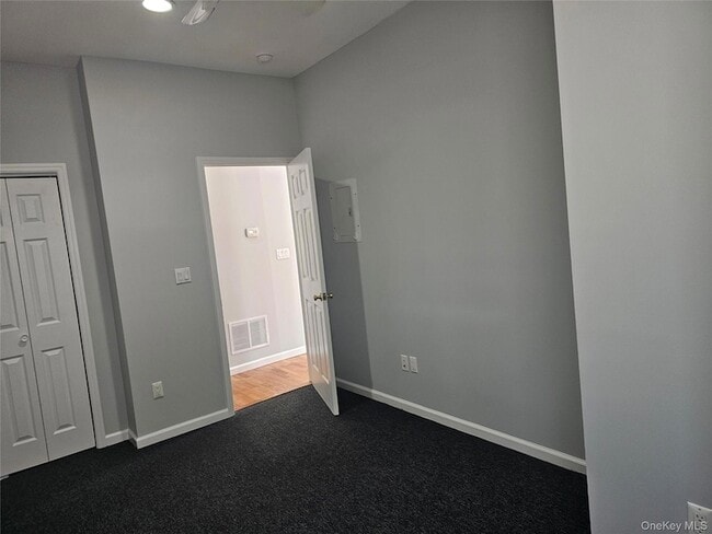 Building Photo - 10 Burnside Ave