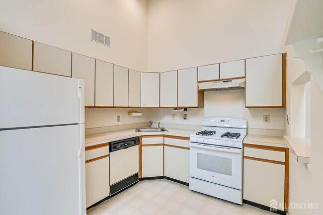 Building Photo - 152 Darwin Ln