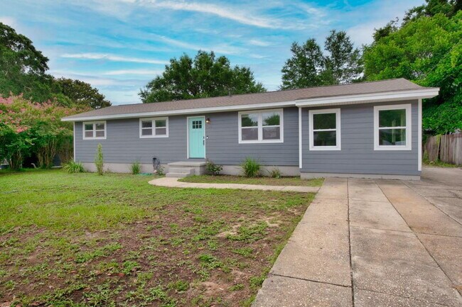 Building Photo - Charming 3-Bed home with 2.5 Baths in Fort Walton Beach – Your Ideal Coastal Retreat!
