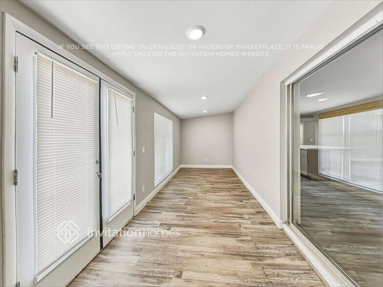 Building Photo - 3136 W Cactus Rd