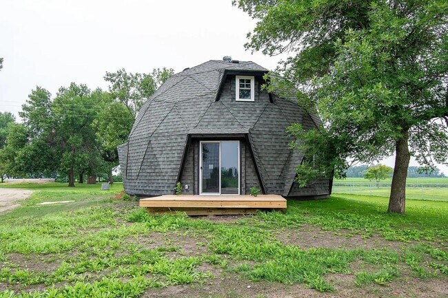 Building Photo - 2-bedroom 1 bath