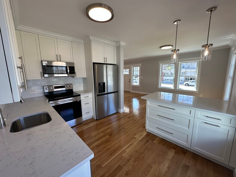 Building Photo - 35 Trapelo Rd