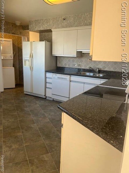 Building Photo - 5000 Town Center Dr