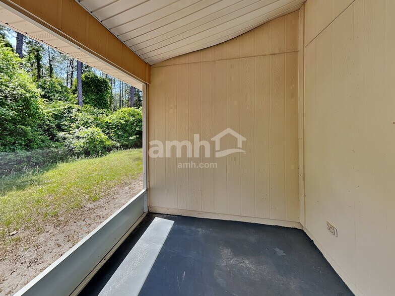 Building Photo - 7804 Spring Branch Dr S