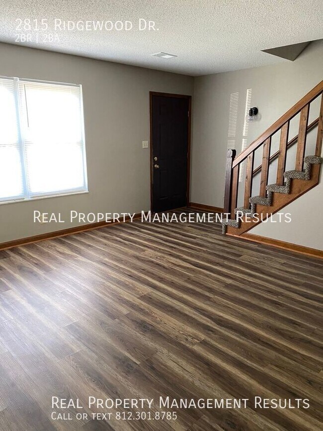 Building Photo - 2 Bedroom, 1.5 Bath Duplex, Northside Evan...