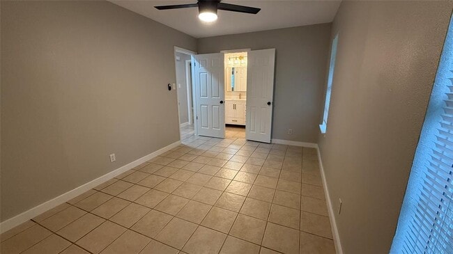 Building Photo - 106 E Longspur Blvd