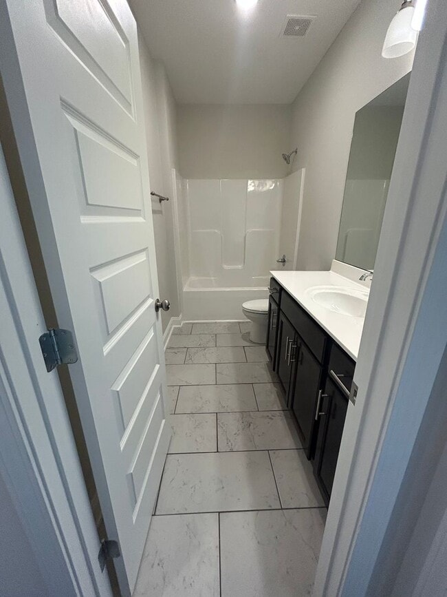 Building Photo - Beautiful 4BR Home in Athens with Bonus Room & Fenced Yard