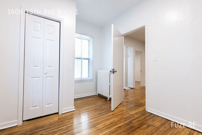 Building Photo - 1406 N 15th Ave