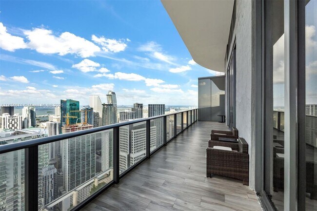 Building Photo - 801 S Miami Ave