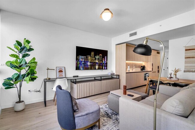 Building Photo - 225 N Miami Ave