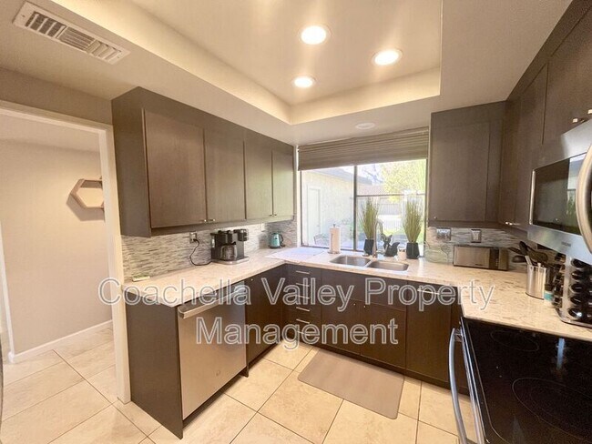 Building Photo - 1310 Campeon Cir