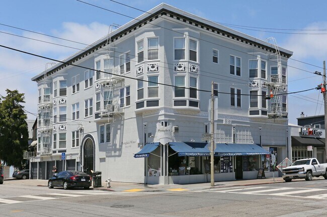 Building Photo - 2167 Greenwich St