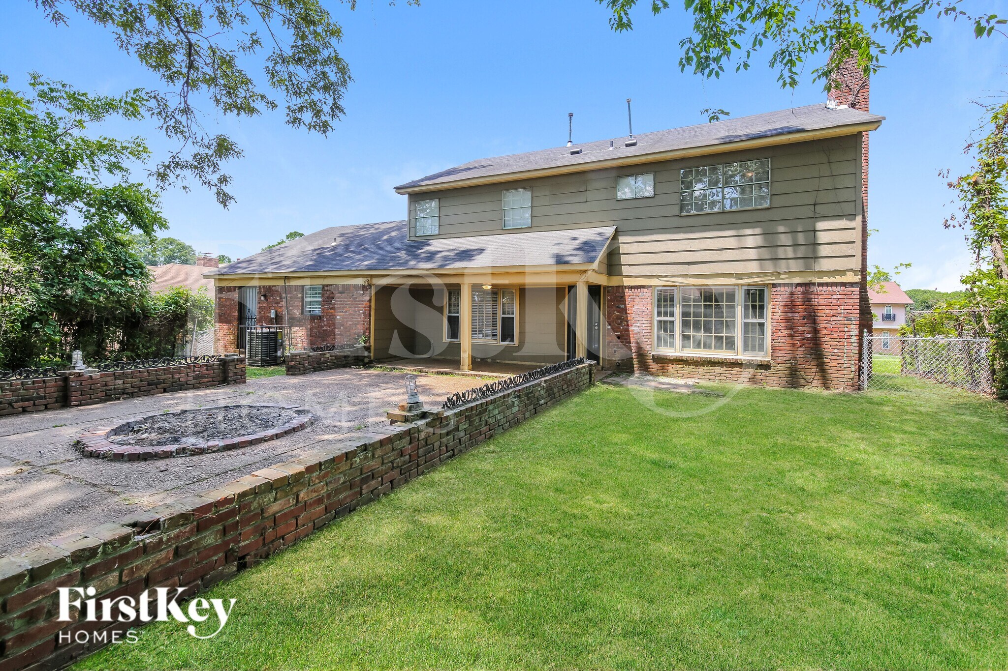 Building Photo - 2097 Meadowview Ln