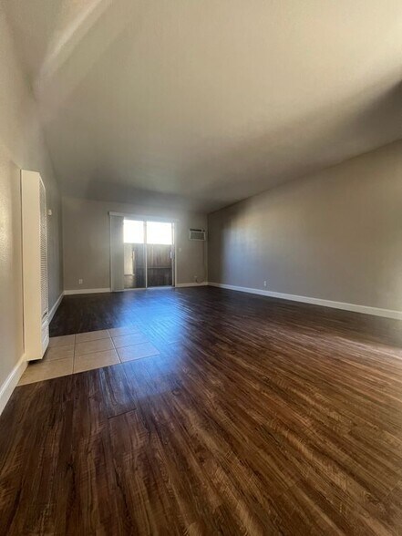 Building Photo - 3401 Hillsborough Dr